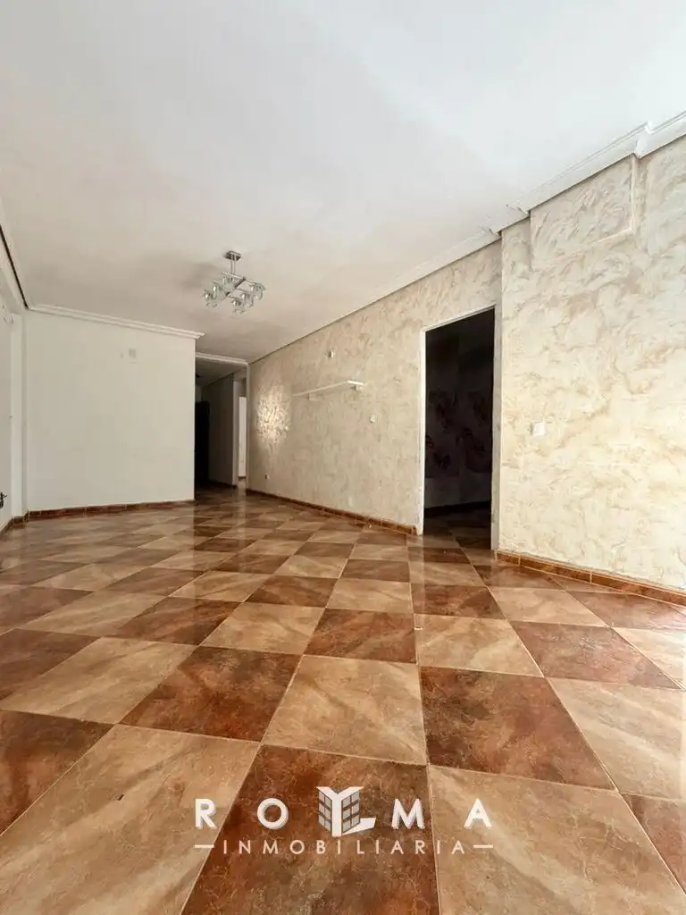 Sala d'estar de Pis en venda en Mairena del Aljarafe amb Terrassa