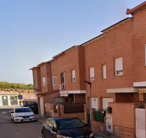 Adossat amb jardí en venda a Calle Sevilla 9, imagen 3