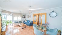 Sala d'estar de Pis en venda en Villaviciosa de Odón amb Aire condicionat, Terrassa i Balcó