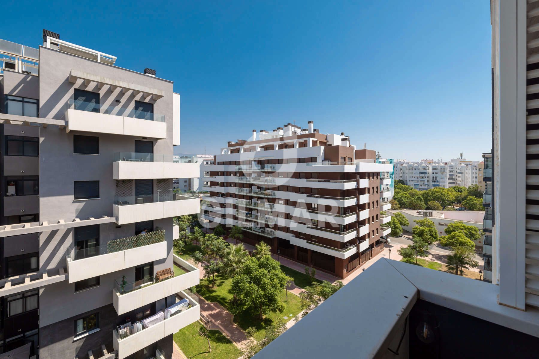 Vista exterior de Apartament en venda en Estepona amb Aire condicionat, Terrassa i Traster