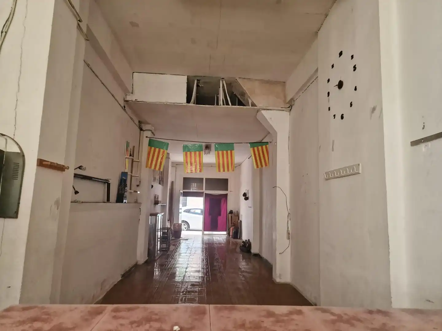 Local comercial de lloguer a Este, imagen 3
