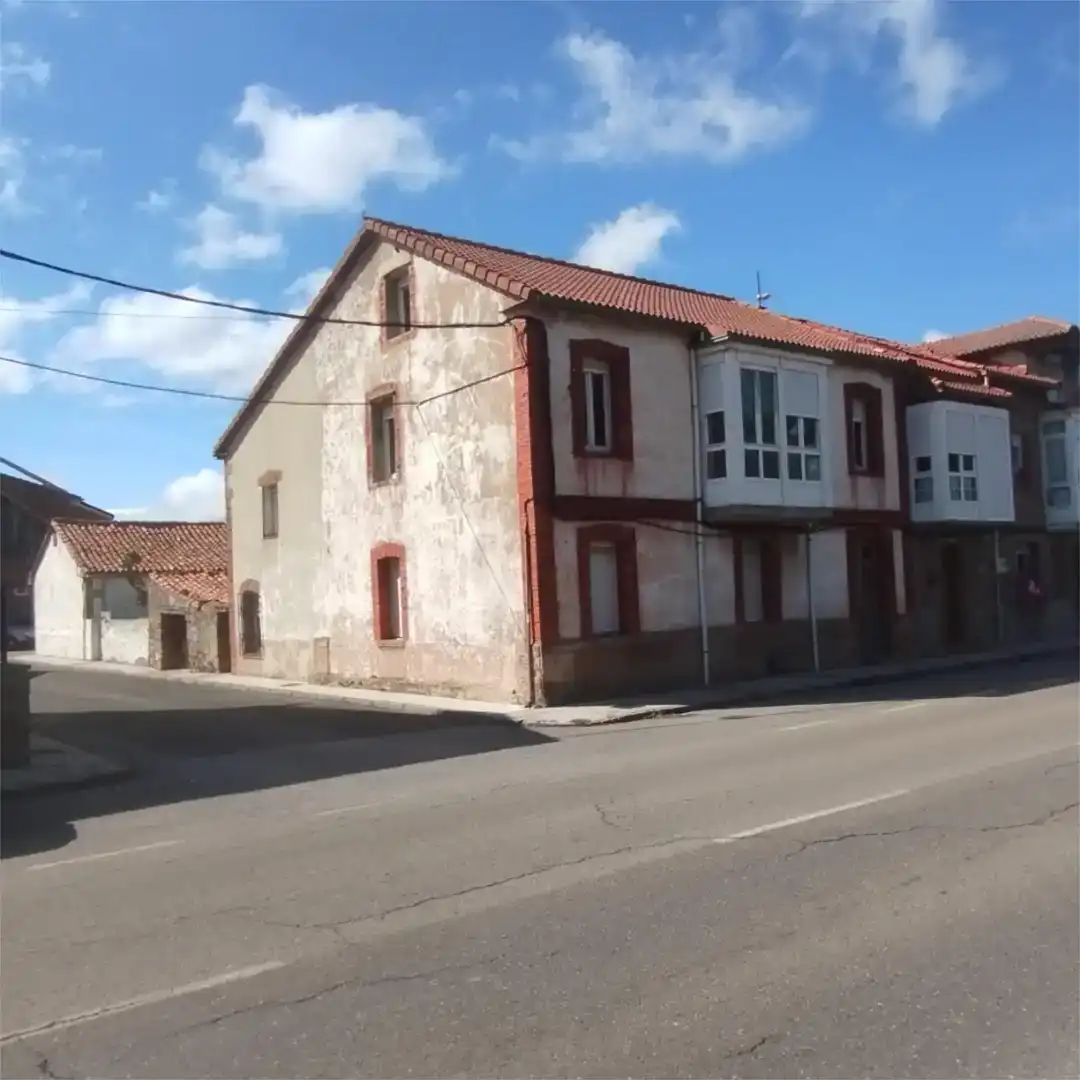 Vista exterior de Casa adosada en venda en Campoo de Enmedio