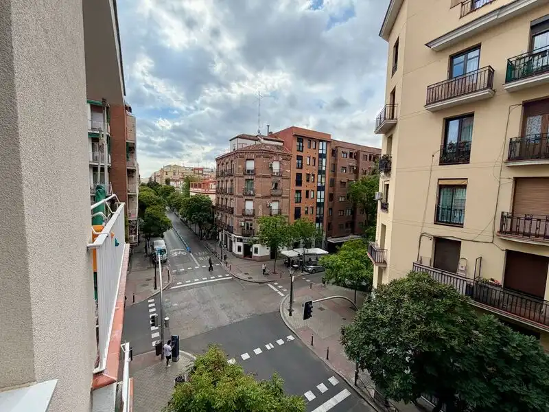 Außenansicht von Wohnung zum Verkauf in  Madrid Capital mit Heizung und Abstellraum