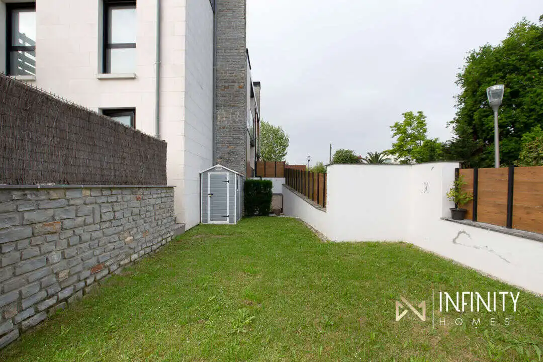 Vista exterior de Dúplex en venda en Getxo  amb Calefacció, Jardí privat i Terrassa