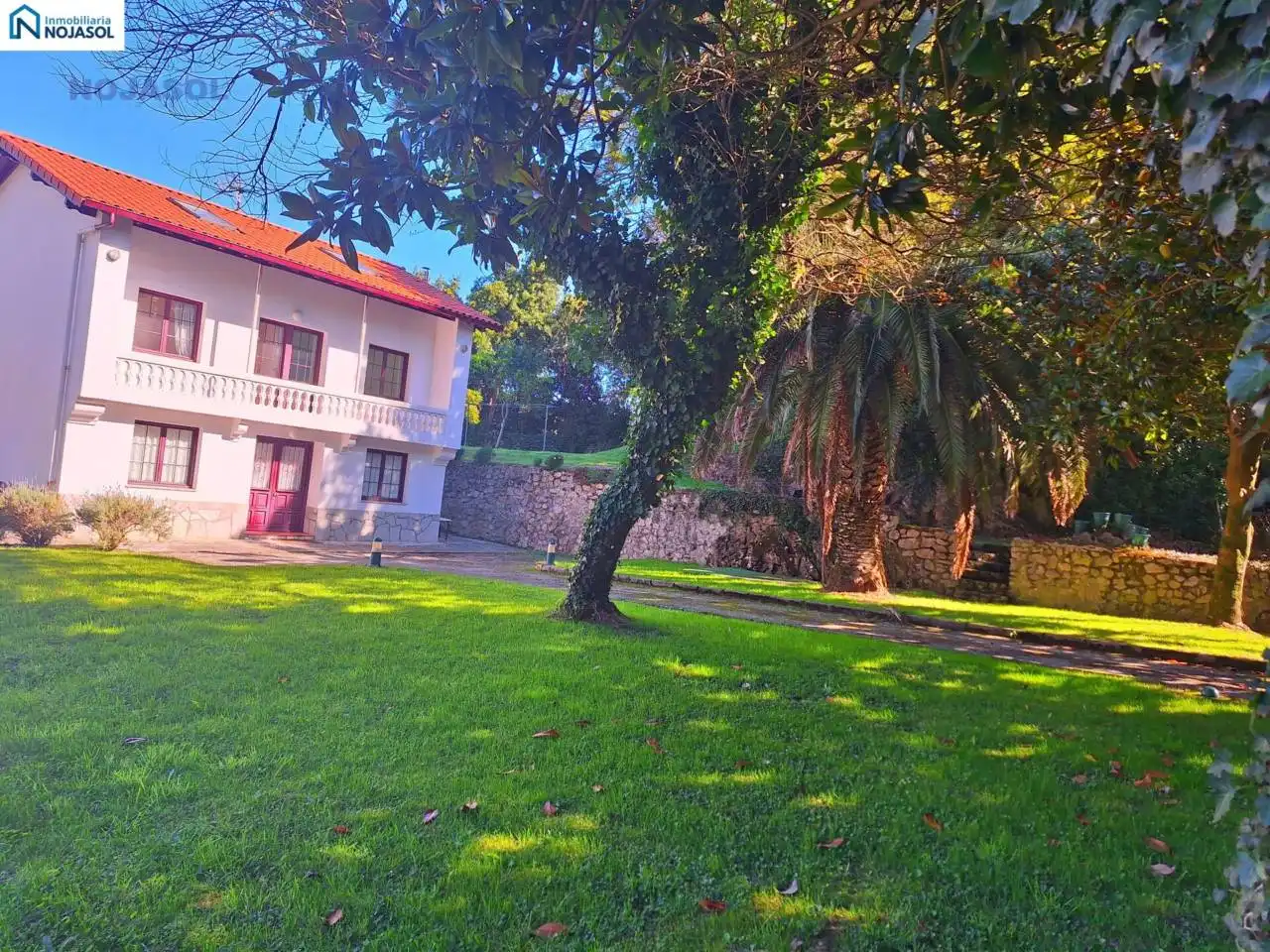 Vista exterior de Casa o chalet en venta en Arnuero con Calefacción y Jardín privado