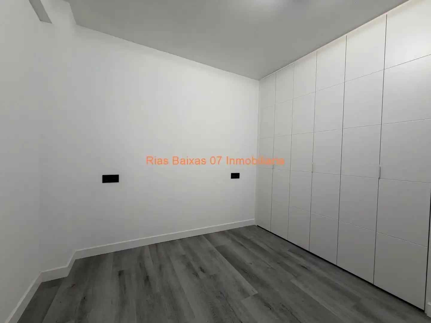 Piso en venta en Vigo  con Calefacción, Terraza y Trastero
