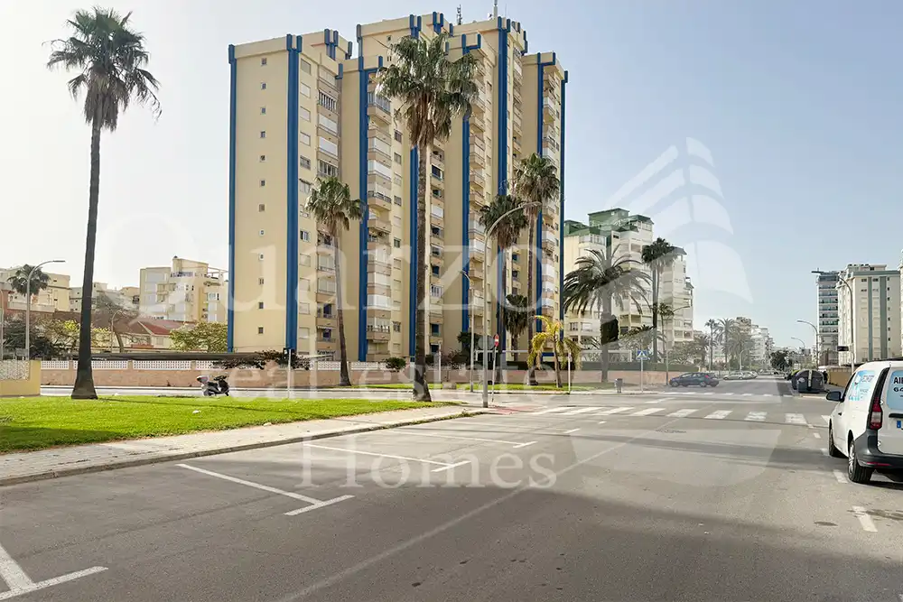 Vista exterior de Apartamento en venta en Gandia con Calefacción, Terraza y Amueblado