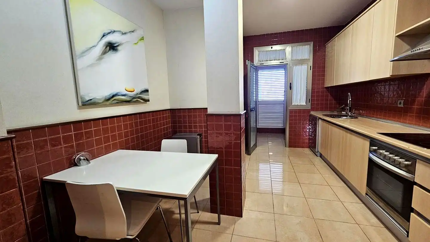 Cocina de Piso de alquiler en Las Palmas de Gran Canaria con Aire acondicionado, Parquet y Terraza