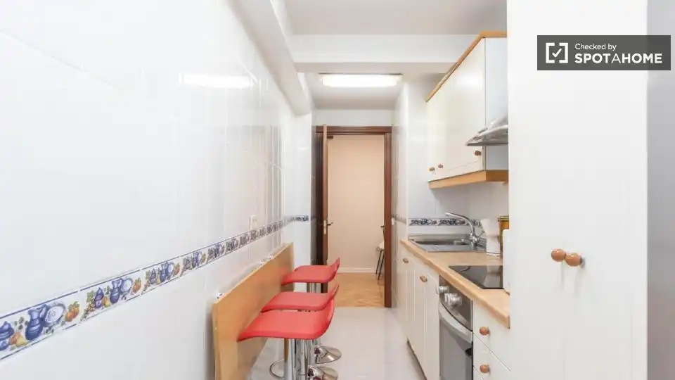 Kitchen of Flat for rent in Madrid  with Air Conditioner, Heating and Furnished