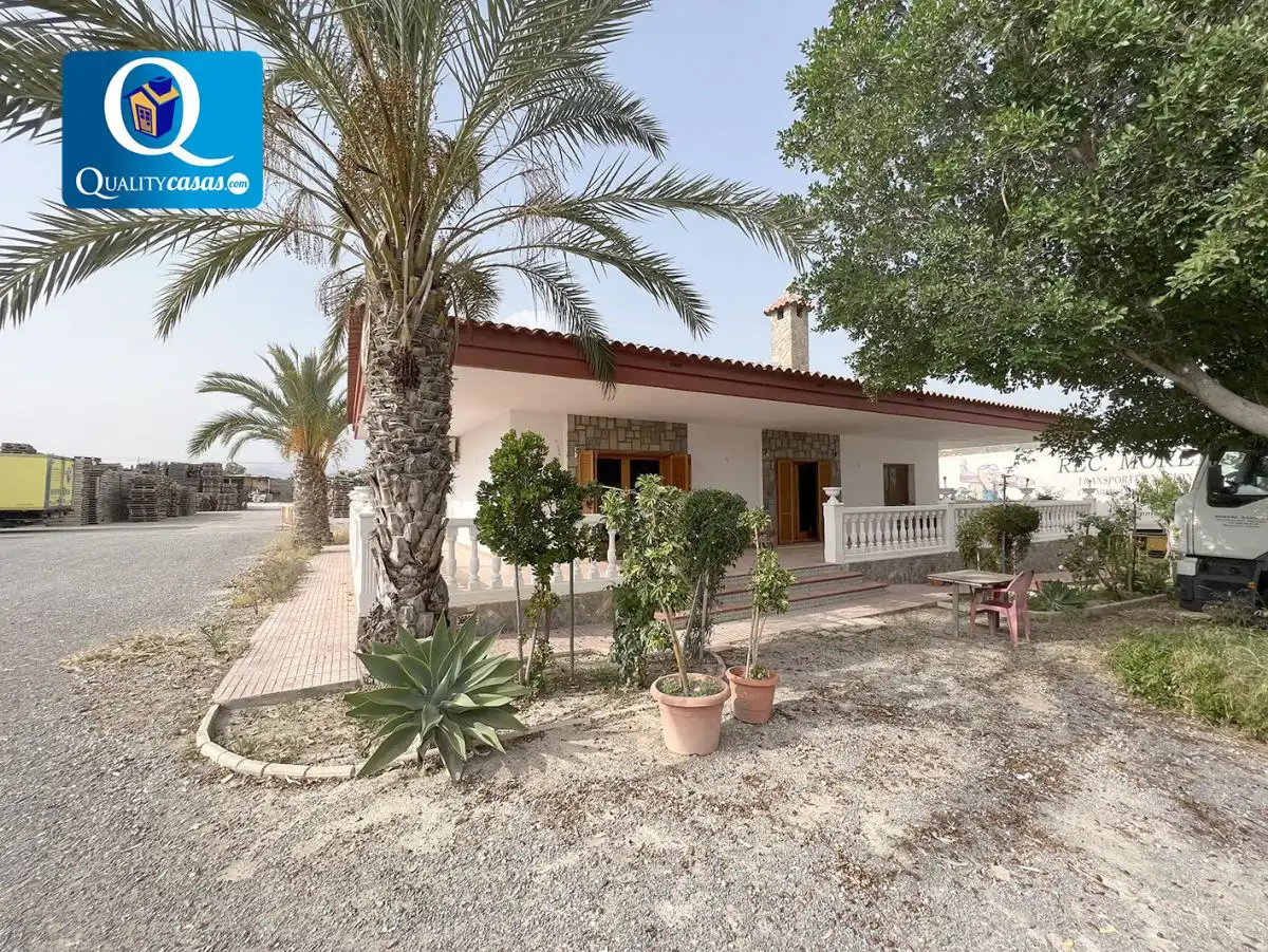 Chalet en venta en Partidas de Alicante