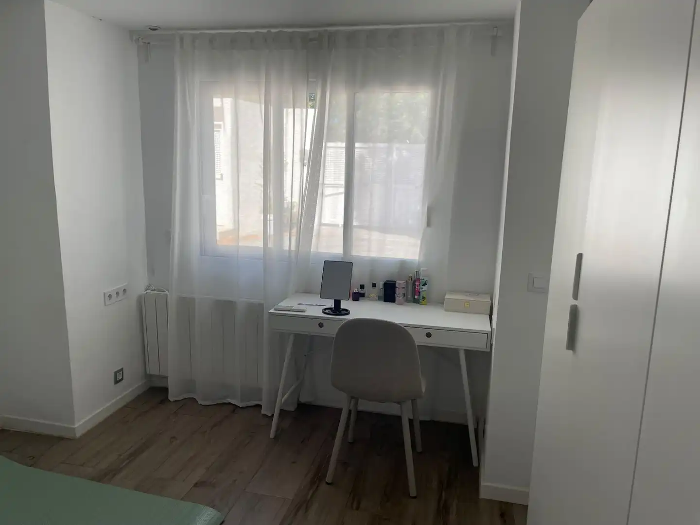 Bedroom of Houses for rent in Paterna  with Air Conditioner, Private garden and Parquet flooring