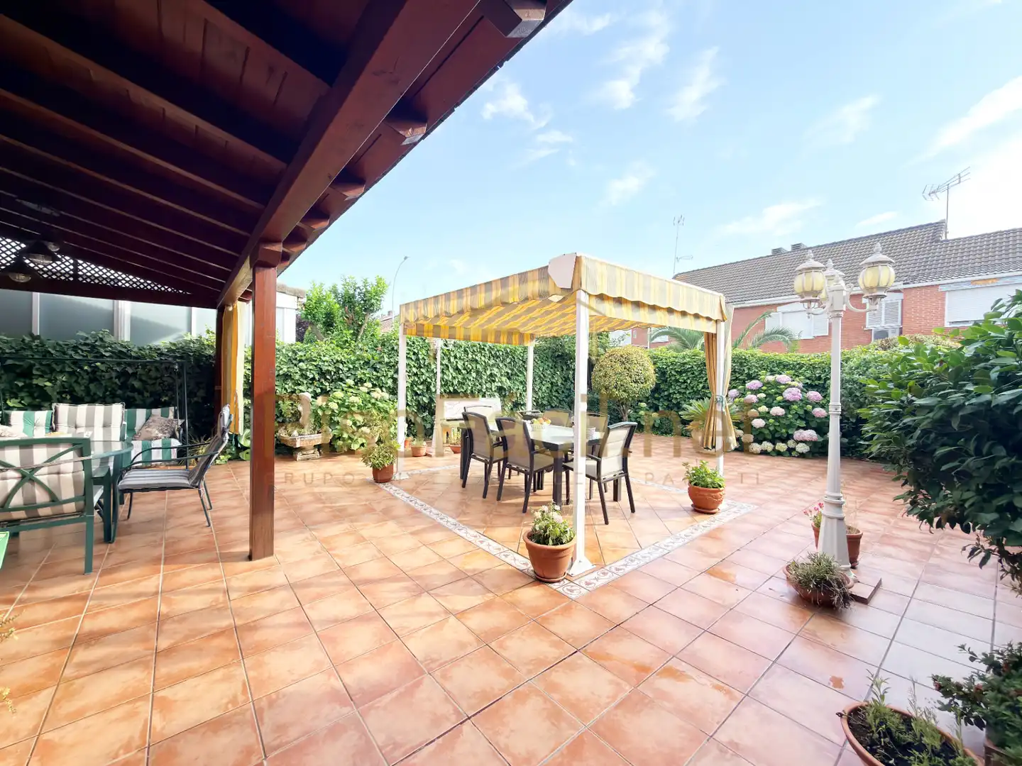 Terrassa de Casa o xalet en venda en Parla amb Aire condicionat, Calefacció i Jardí privat