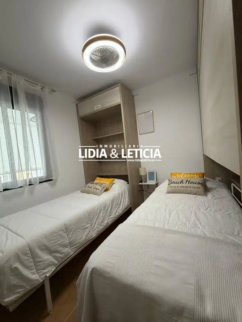 Schlafzimmer von Dachboden zum Verkauf in Zahara de los Atunes mit Privatgarten, Terrasse und Abstellraum