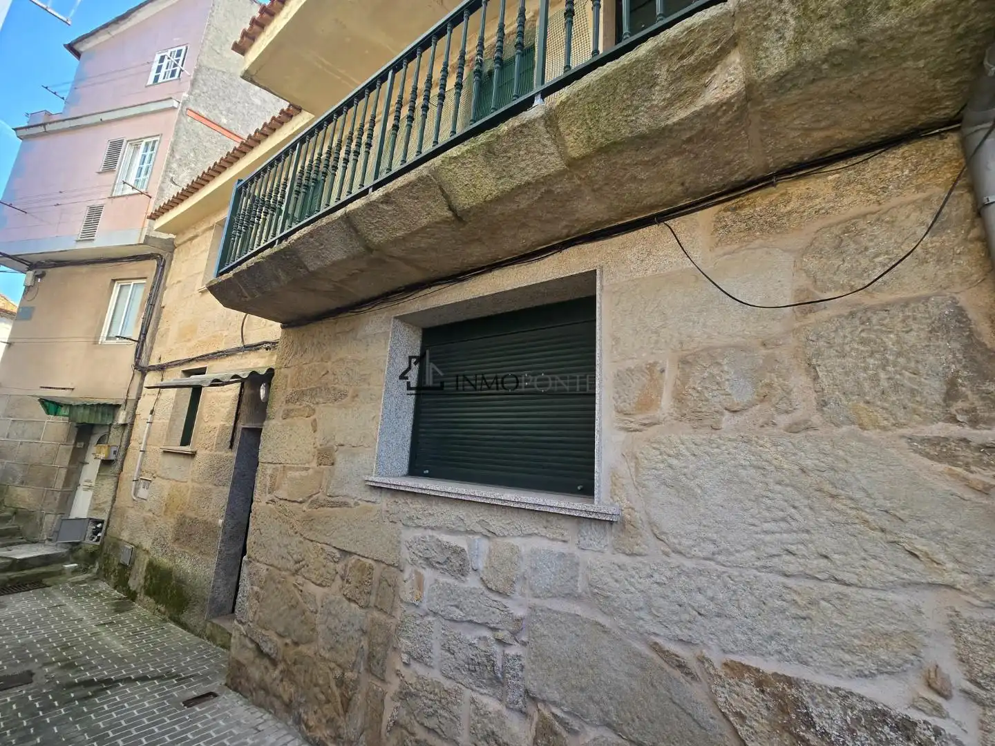 Vista exterior de Casa adosada en venta en Marín con Terraza, Trastero y Balcón