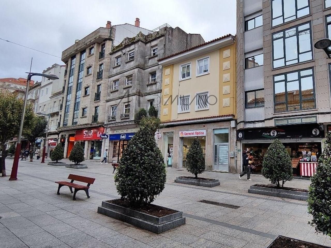 Vista exterior de Piso en venta en Vigo  con Calefacción y Amueblado