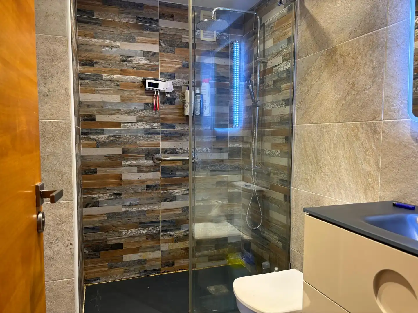 Baño de Piso en venta en Telde con Trastero, Amueblado y Lavadora