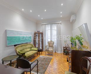 Sala d'estar de Apartament de lloguer en  Barcelona Capital amb Aire condicionat, Calefacció i Parquet