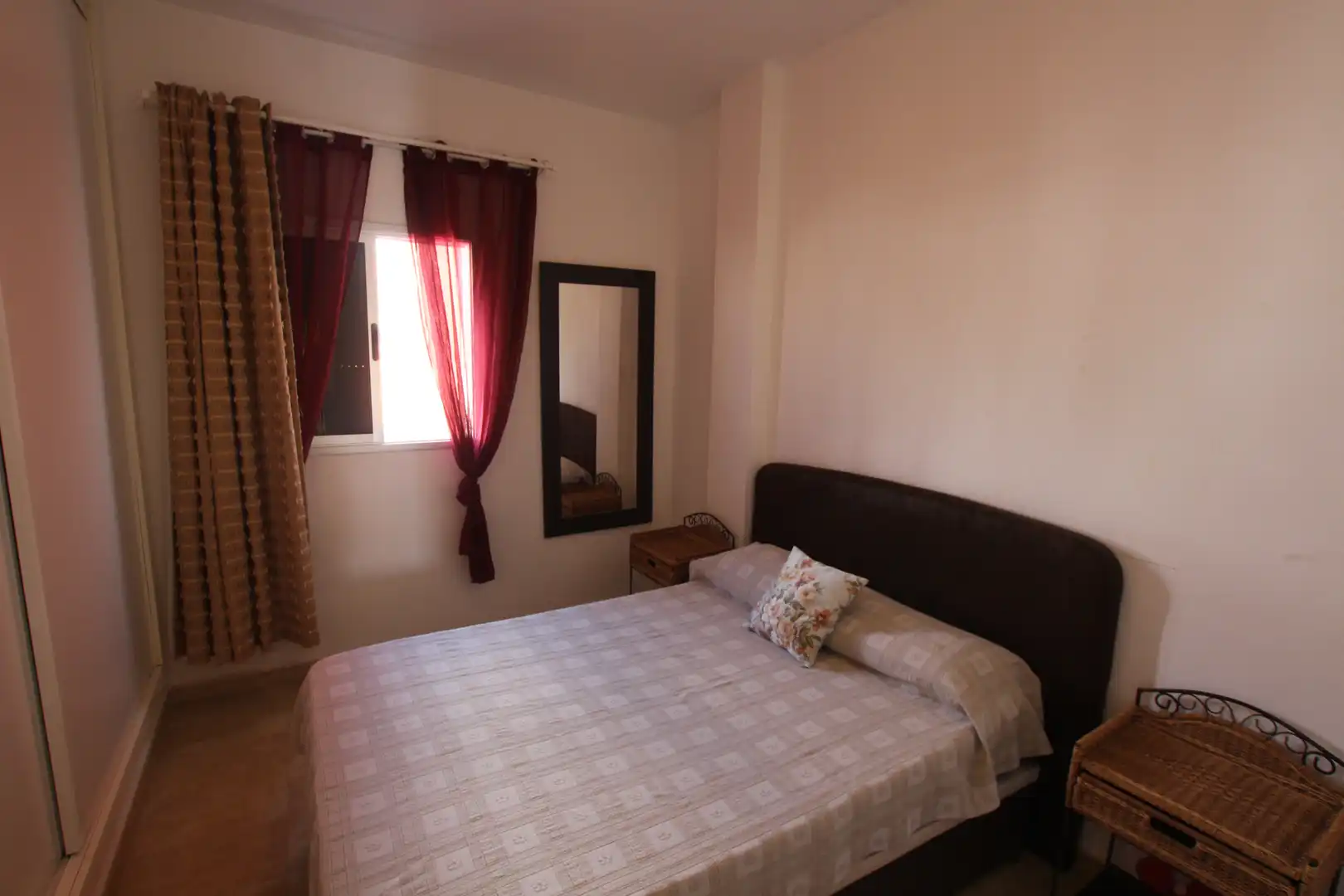Schlafzimmer von Wohnung zum Verkauf in Arona mit Möbliert, Ofen und Waschmaschine