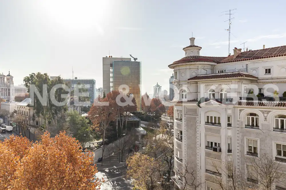 Vista exterior de Àtic de lloguer en Madrid amb Aire condicionat, Calefacció i Balcó