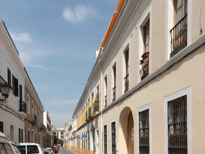 Vista exterior de Apartament en venda en  Sevilla Capital amb Aire condicionat