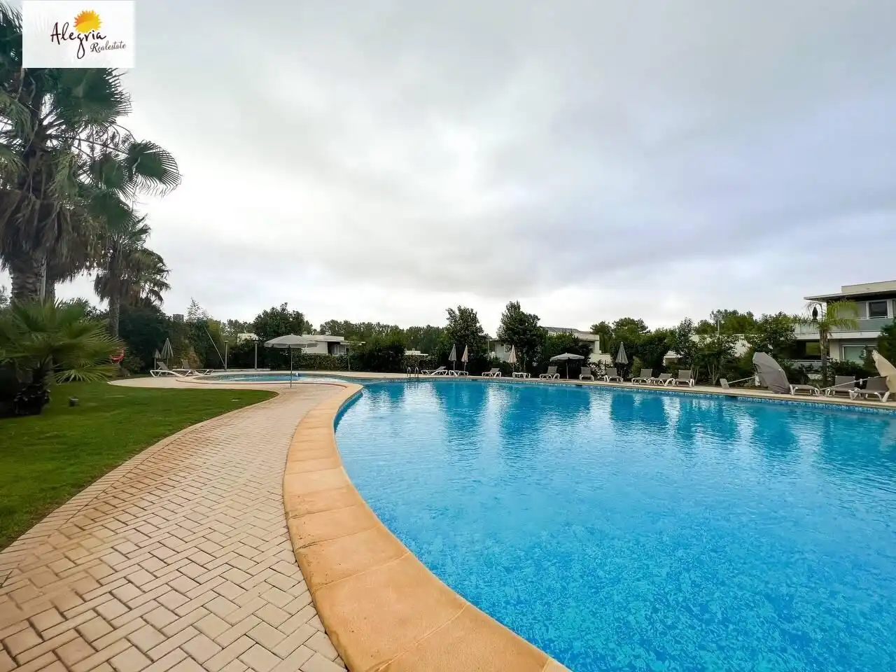 Piscina de Casa o chalet en venta en Chiva con Aire acondicionado, Calefacción y Jardín privado