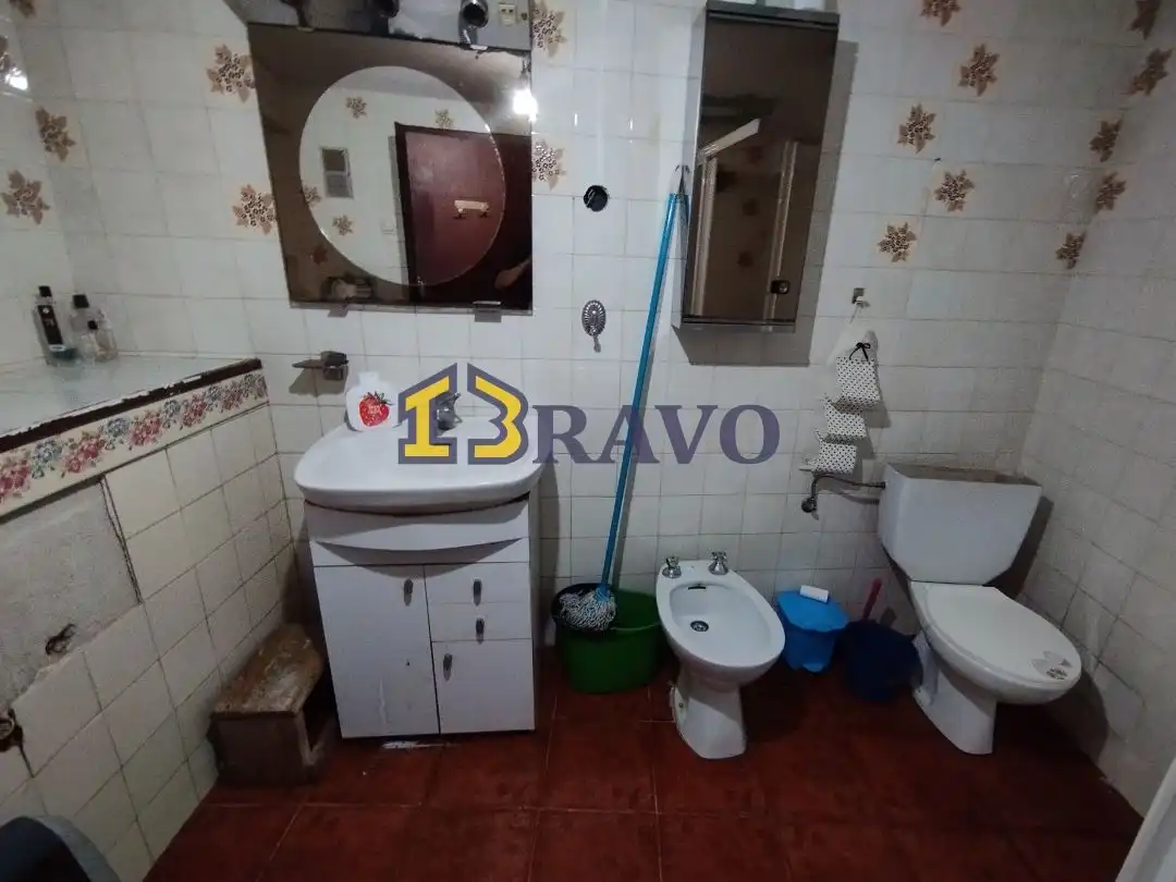 Baño de Casa adosada en venta en Junta de Traslaloma con Calefacción, Jardín privado y Amueblado