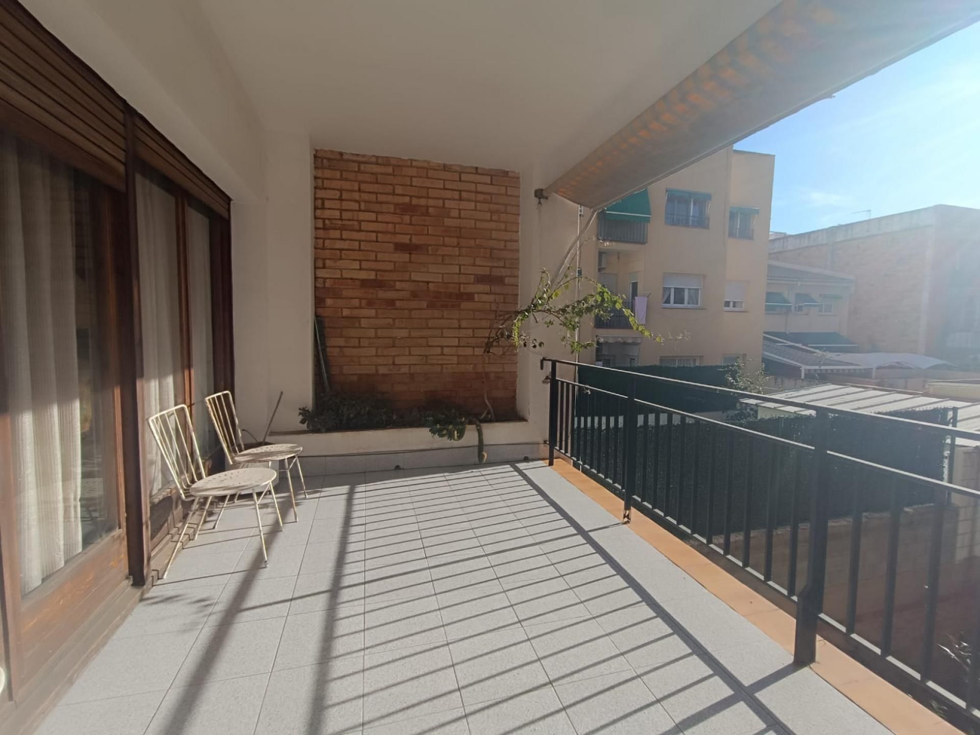Terrassa de Pis en venda en Cornellà de Llobregat amb Aire condicionat, Calefacció i Terrassa