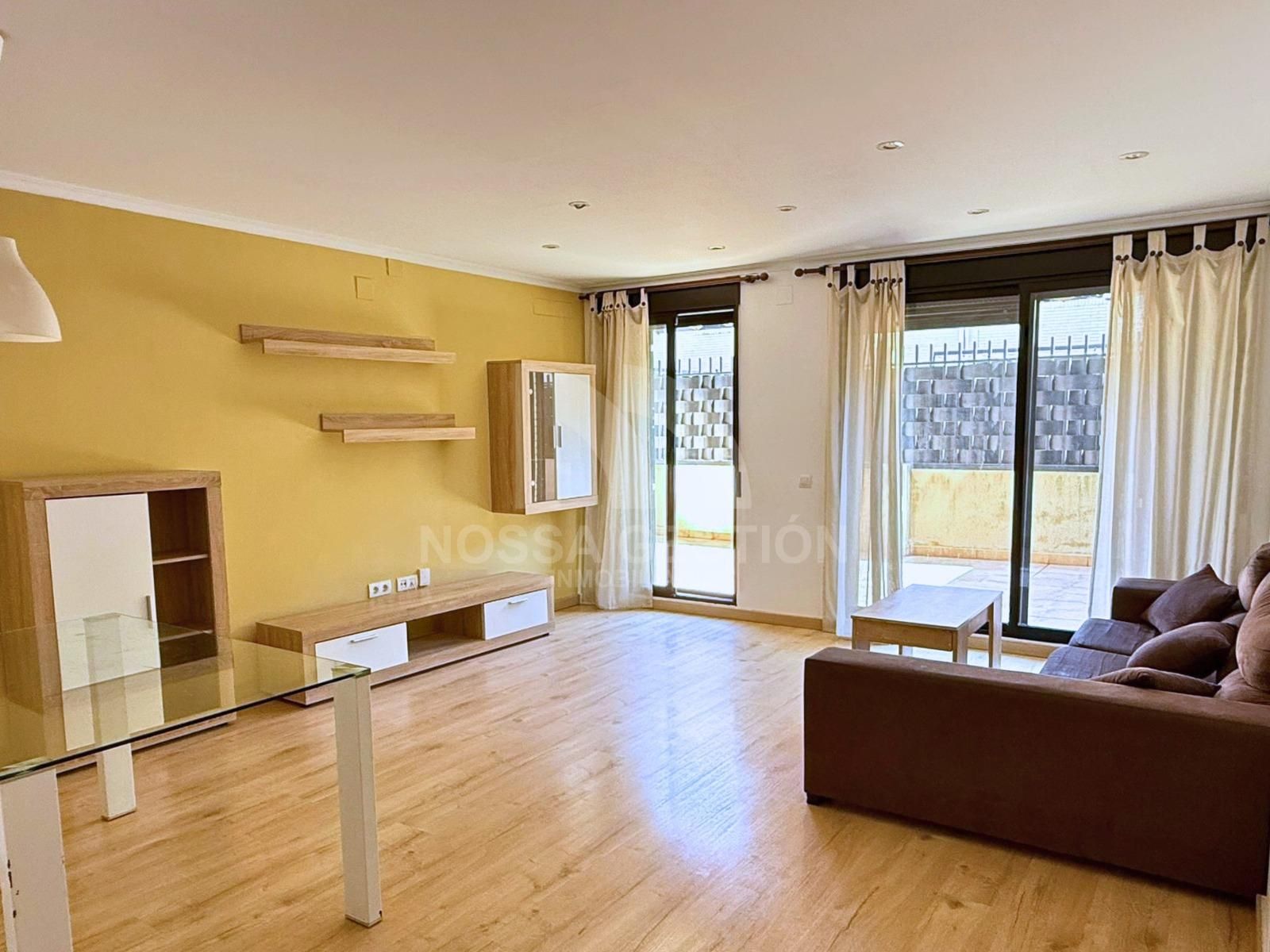 Sala de estar de Planta baja en venta en Sagunto / Sagunt con Parquet y Terraza