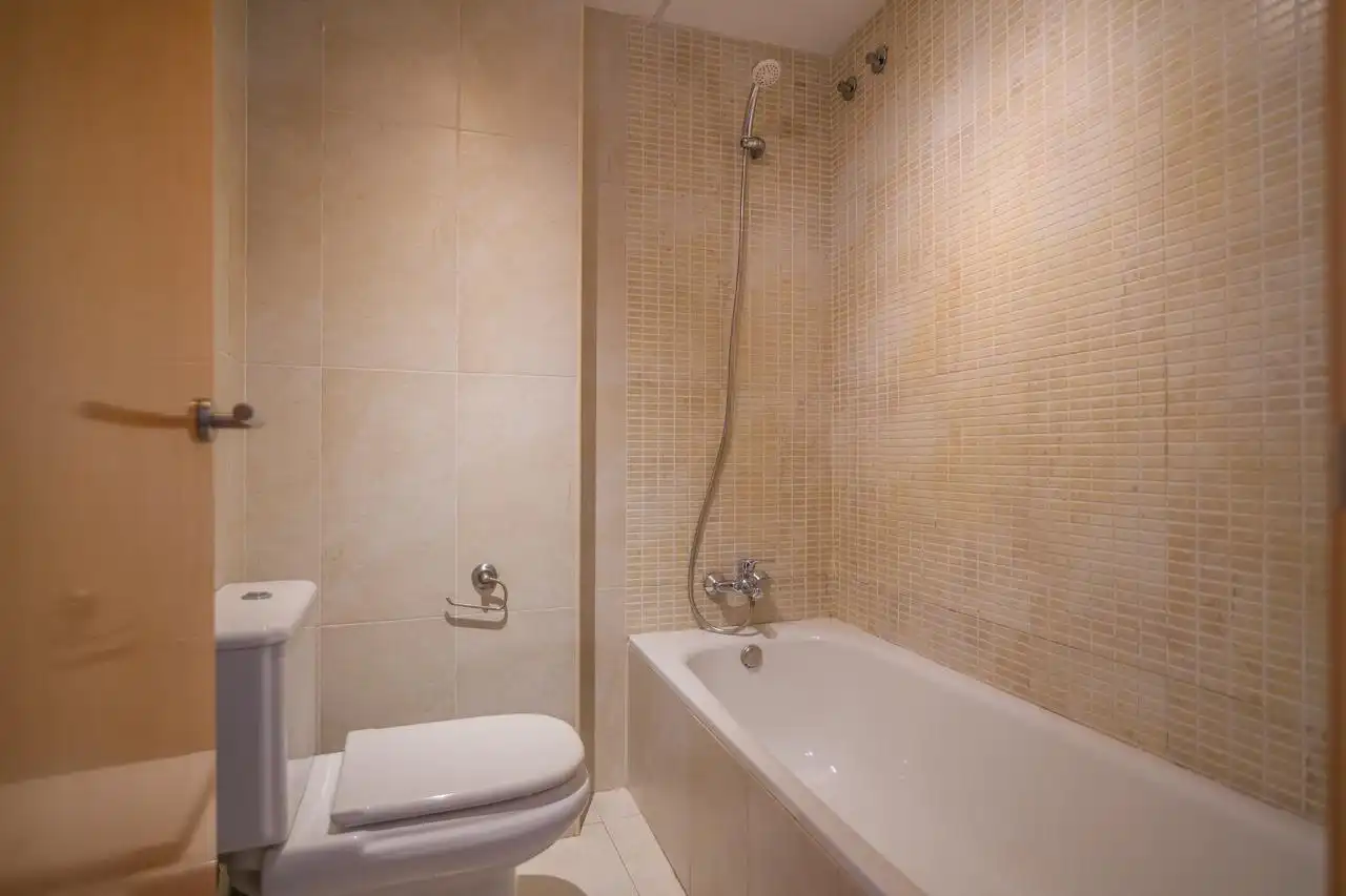 Baño de Ático en venta en Sitges con Calefacción, Terraza y Balcón