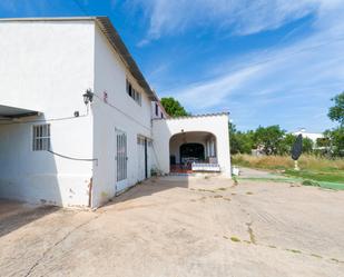 Vista exterior de Casa o xalet en venda en Castellón de la Plana / Castelló de la Plana amb Calefacció, Jardí privat i Terrassa
