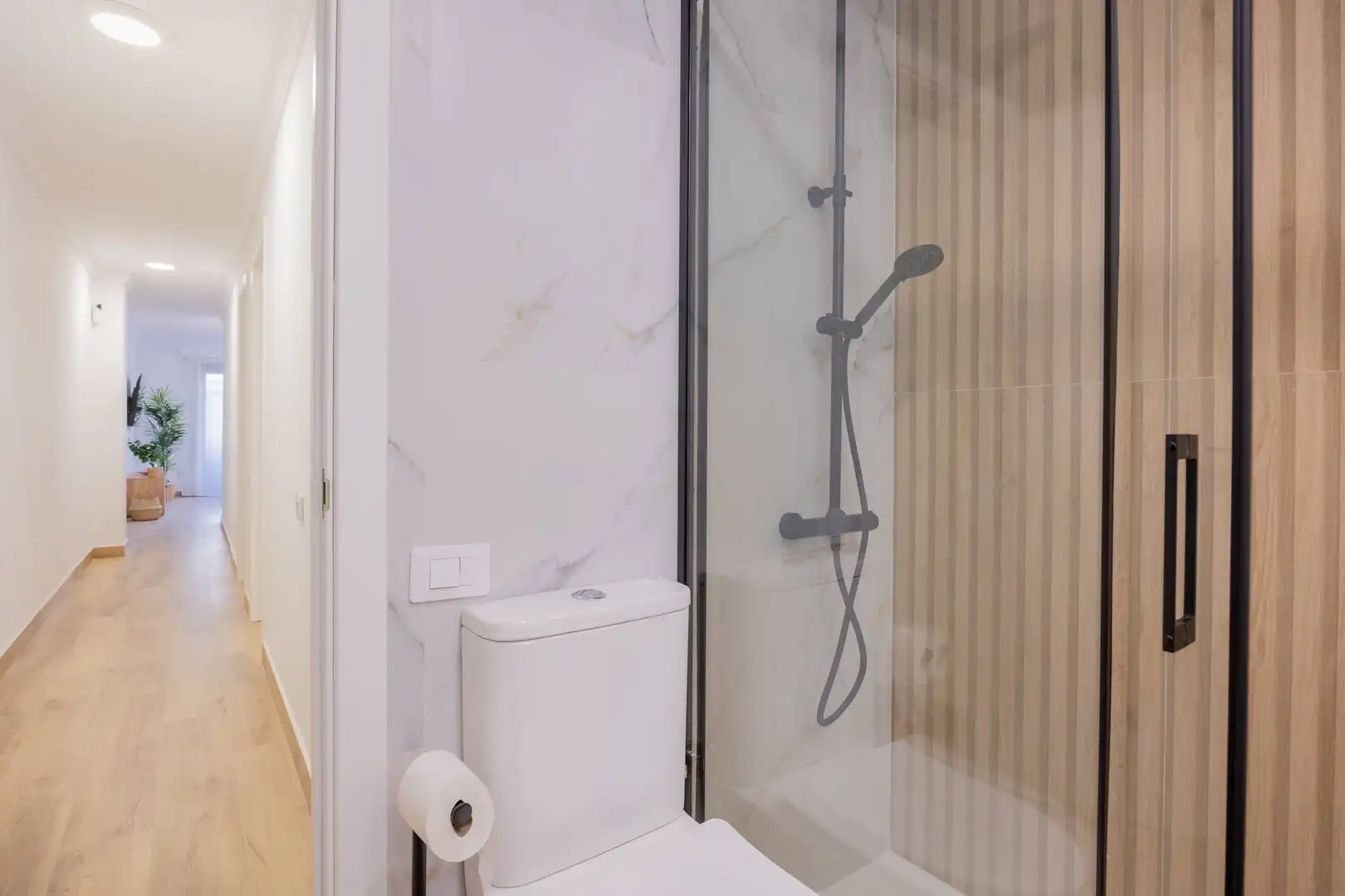 Baño de Piso de alquiler en Las Palmas de Gran Canaria con Amueblado, Balcón y Alarma