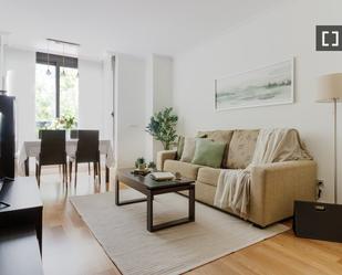 Living room of Flat to rent in  Madrid Capital  with Air Conditioner, Heating and Furnished