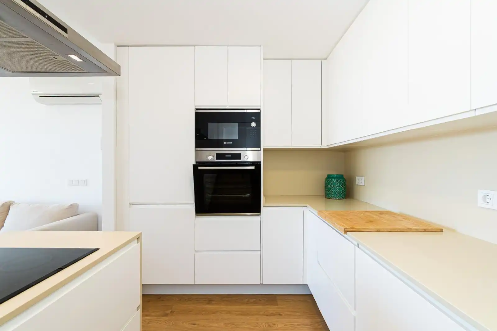 Cocina de Apartamento de alquiler en Torrevieja con Aire acondicionado, Calefacción y Terraza