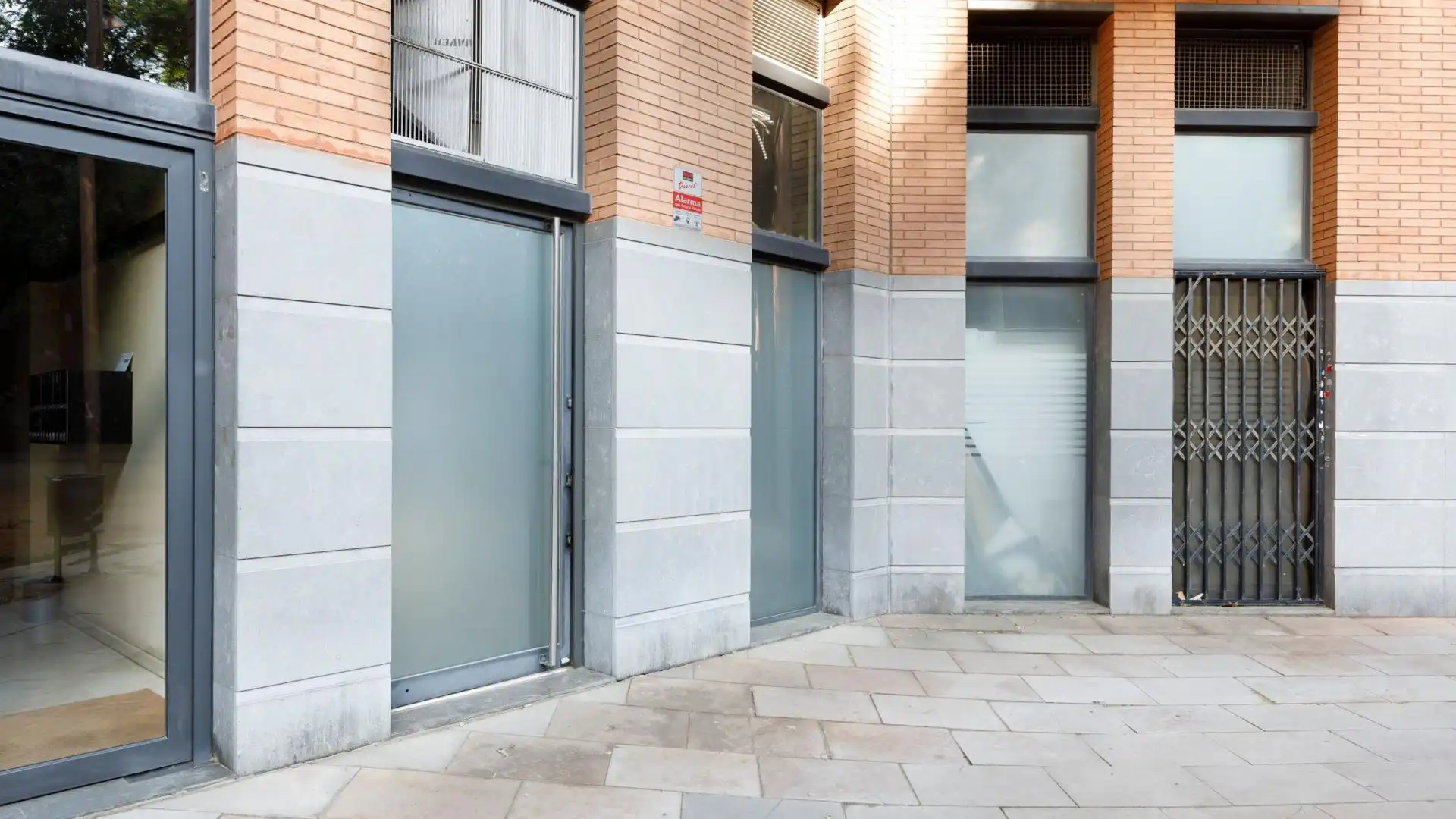 Exterior view of Commercial properties for rent in Barcelona