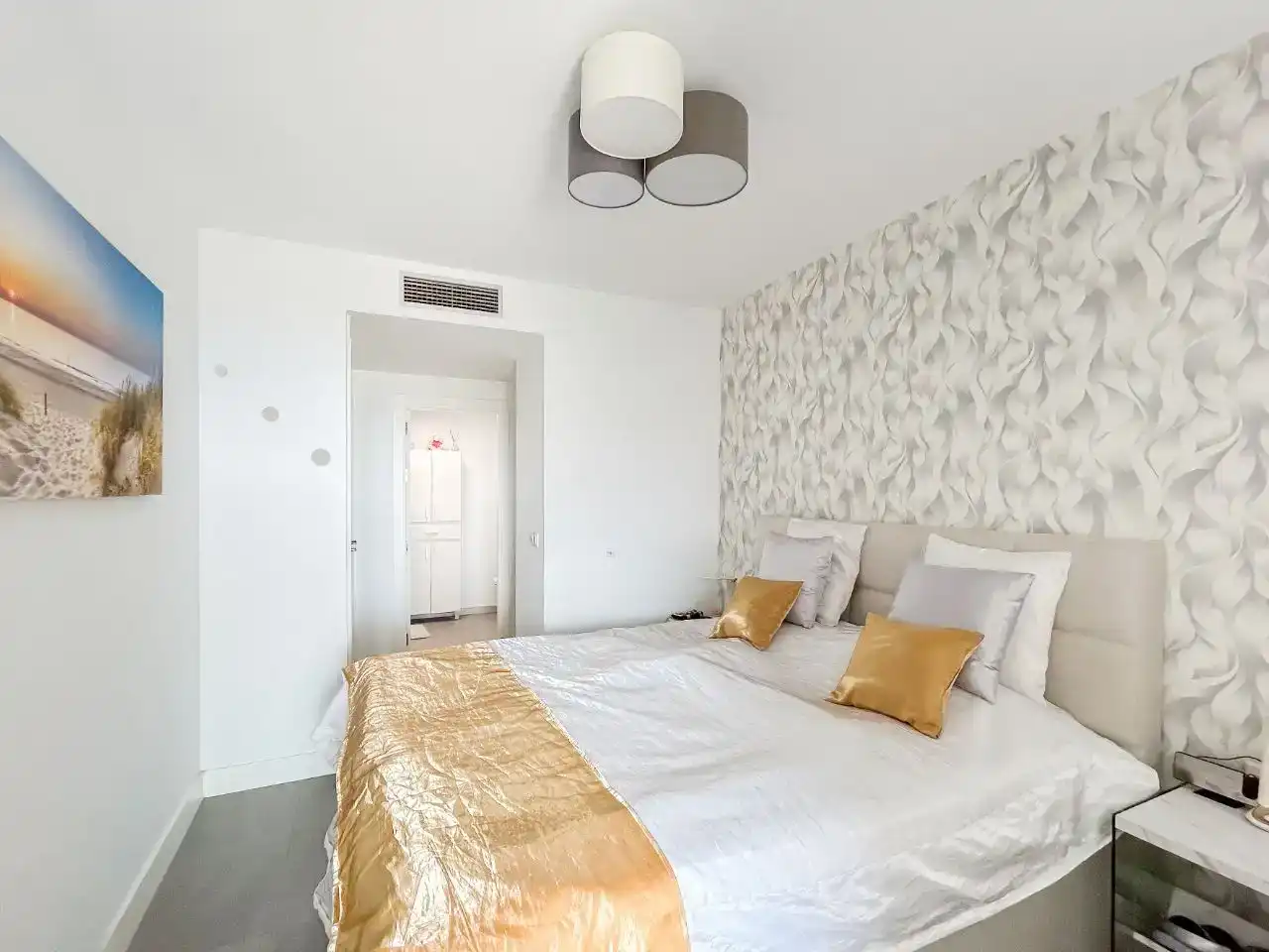 Habitación de Piso en venta en Manilva con Aire acondicionado, Terraza y Piscina