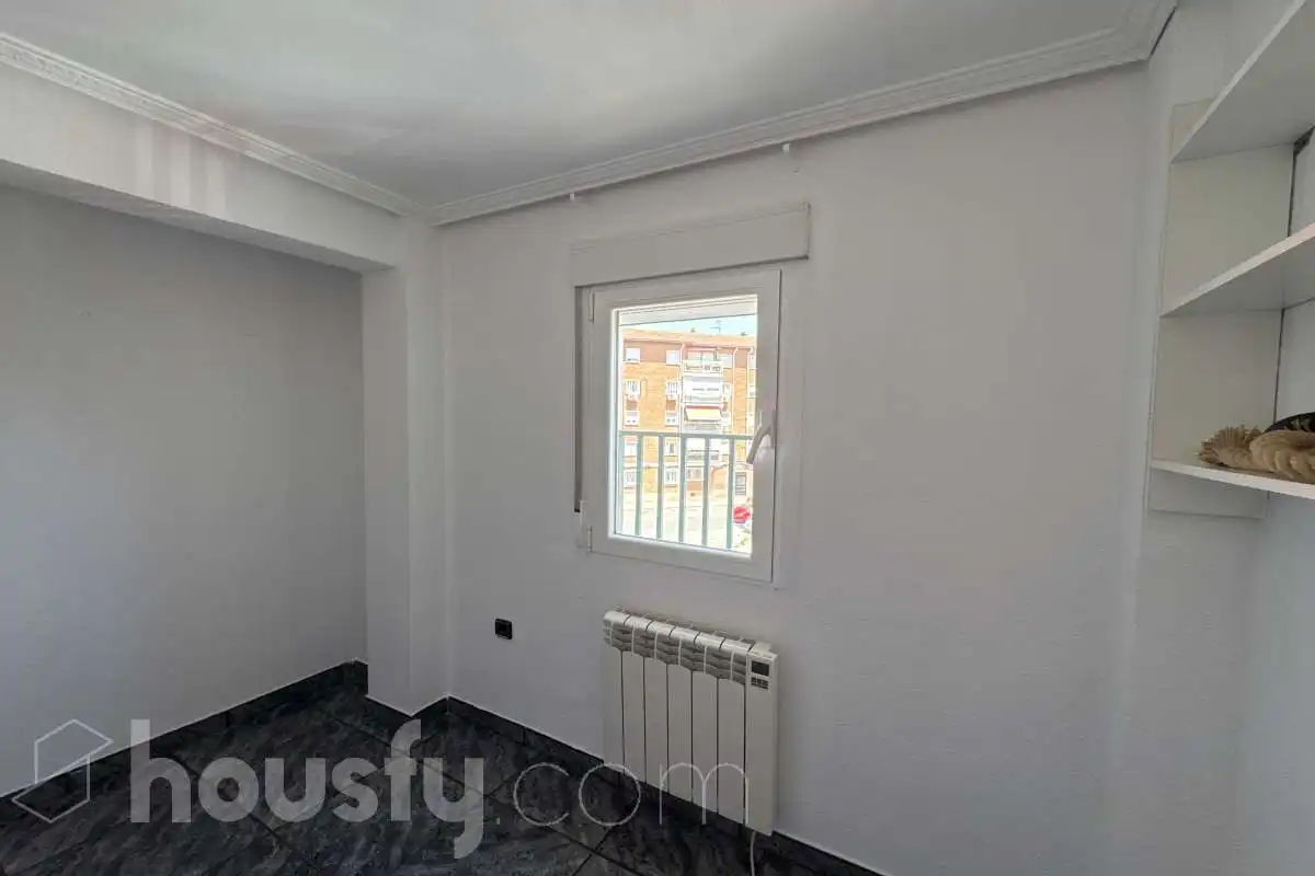 Habitación de Piso de alquiler en Alcalá de Henares con Aire acondicionado, Calefacción y Balcón