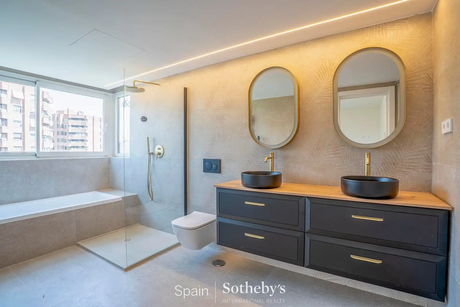 Apartamento con piscina en alquiler en Calle de la Infanta María Teresa, imagen 32