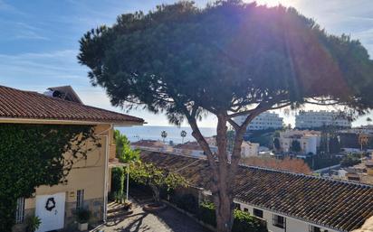 Vista exterior de Casa o xalet en venda en Mijas amb Aire condicionat, Calefacció i Jardí privat