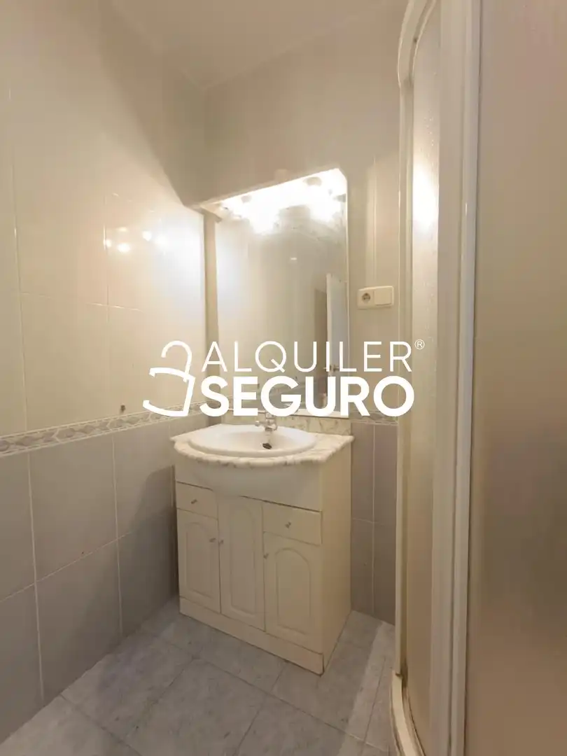 Bany de Pis de lloguer en Villaverde