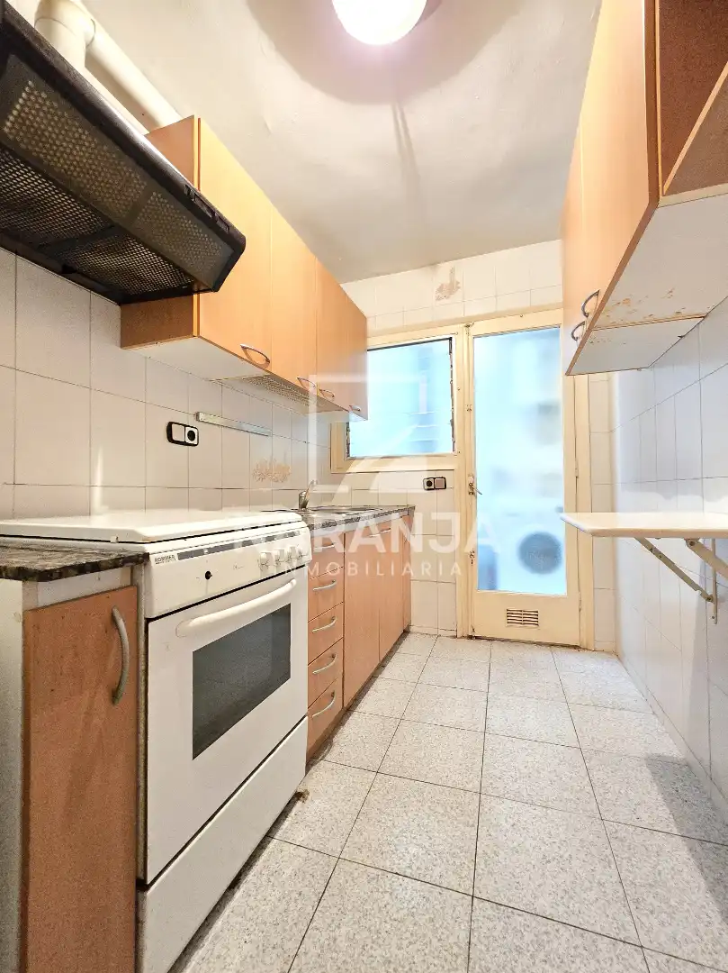 Kitchen of Flat for sale in Santa Coloma de Gramenet  with Balcony