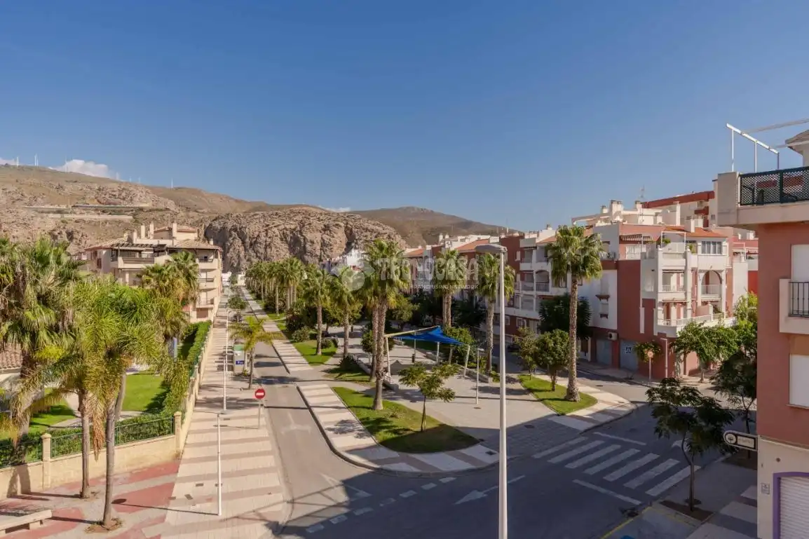Vista exterior de Pis en venda en Motril amb Aire condicionat i Terrassa