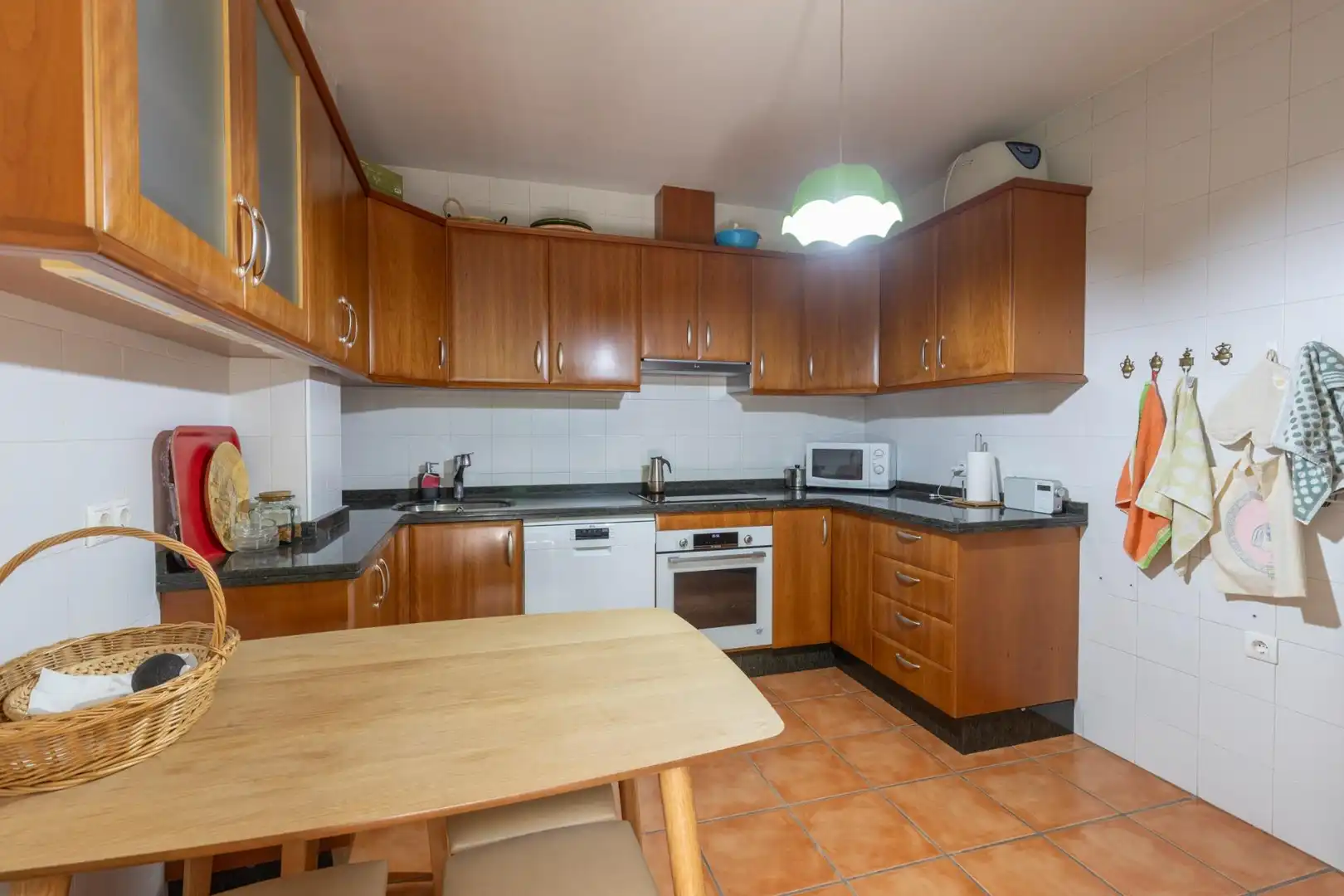 Cuina de Casa o xalet en venda en La Zubia amb Aire condicionat, Calefacció i Jardí privat