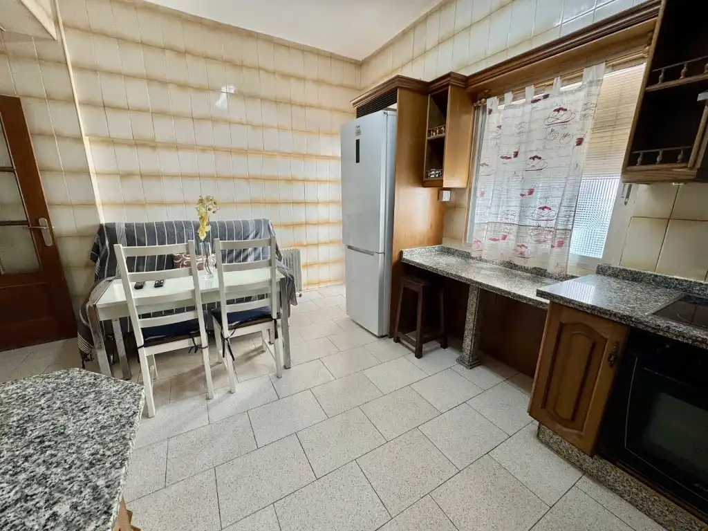 Flat with terrace to rent in Calle Miguel Benzo