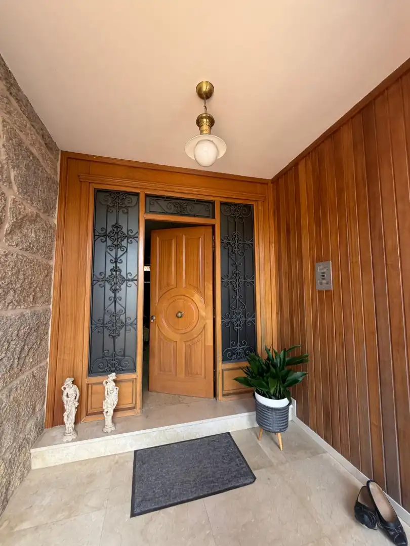 Piso de alquiler en Cangas  con Calefacción, Terraza y Amueblado