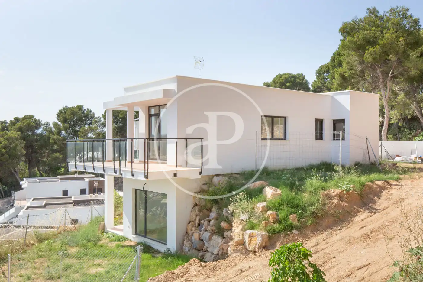 Vista exterior de Casa adosada en venta en Chiva con Aire acondicionado, Calefacción y Jardín privado