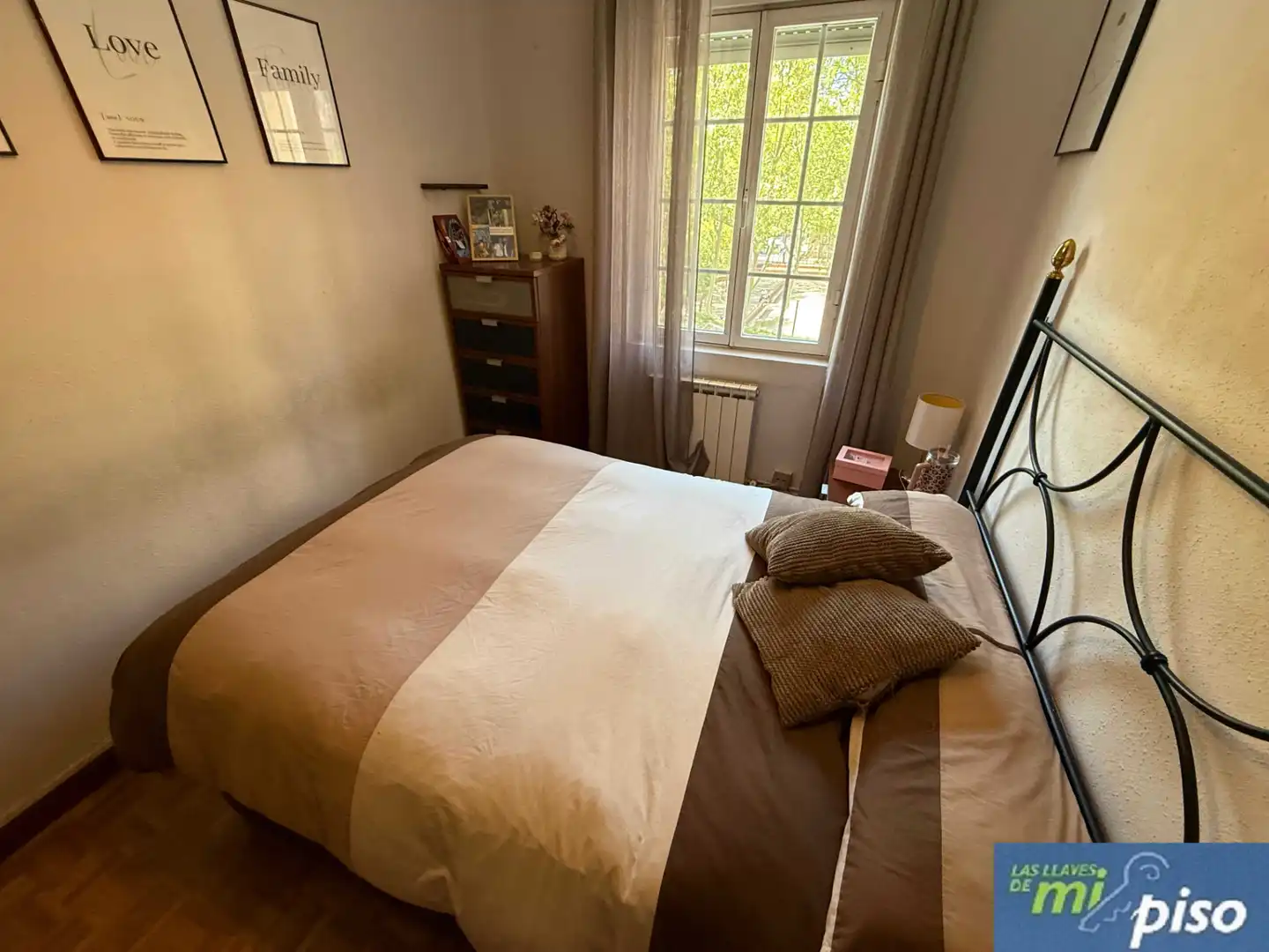 Bedroom of Flat for sale in Valladolid  with Heating, Parquet flooring and Furnished
