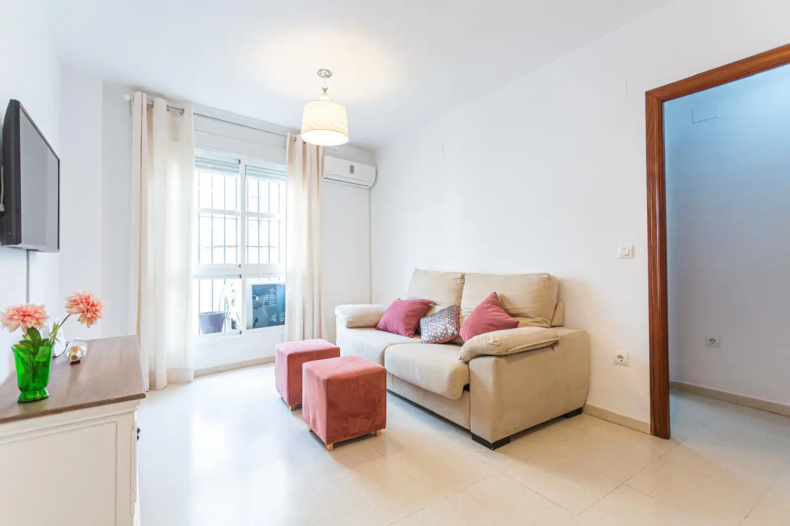 Living room of Flat for rent in Sanlúcar de Barrameda  with Air Conditioner, Heating and Furnished