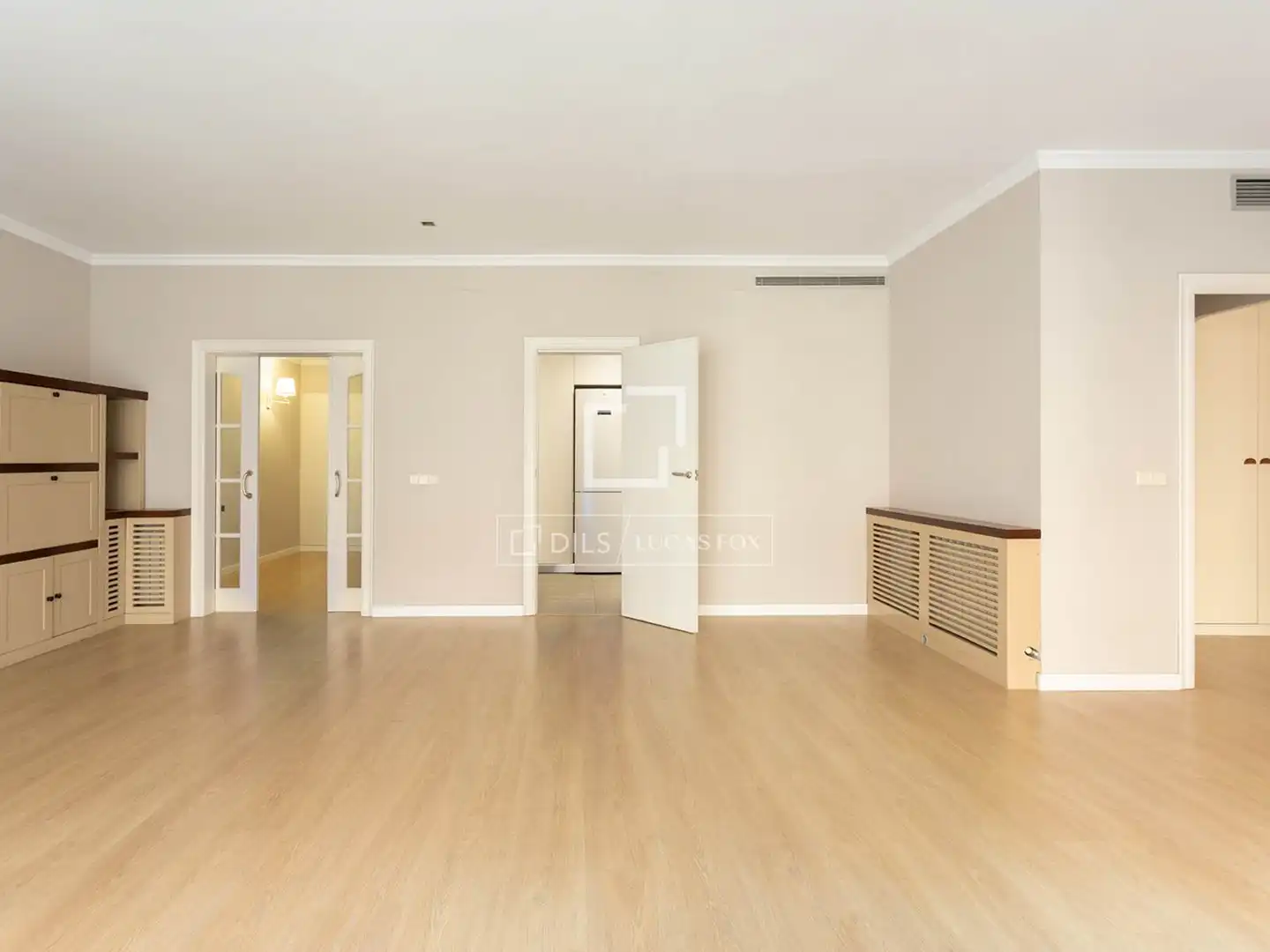 Wohnung zum Verkauf in Barcelona mit Klimaanlage und Heizung