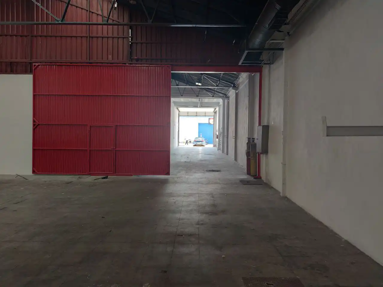 Nau industrial de lloguer en Peligros amb Calefacció i Alarma
