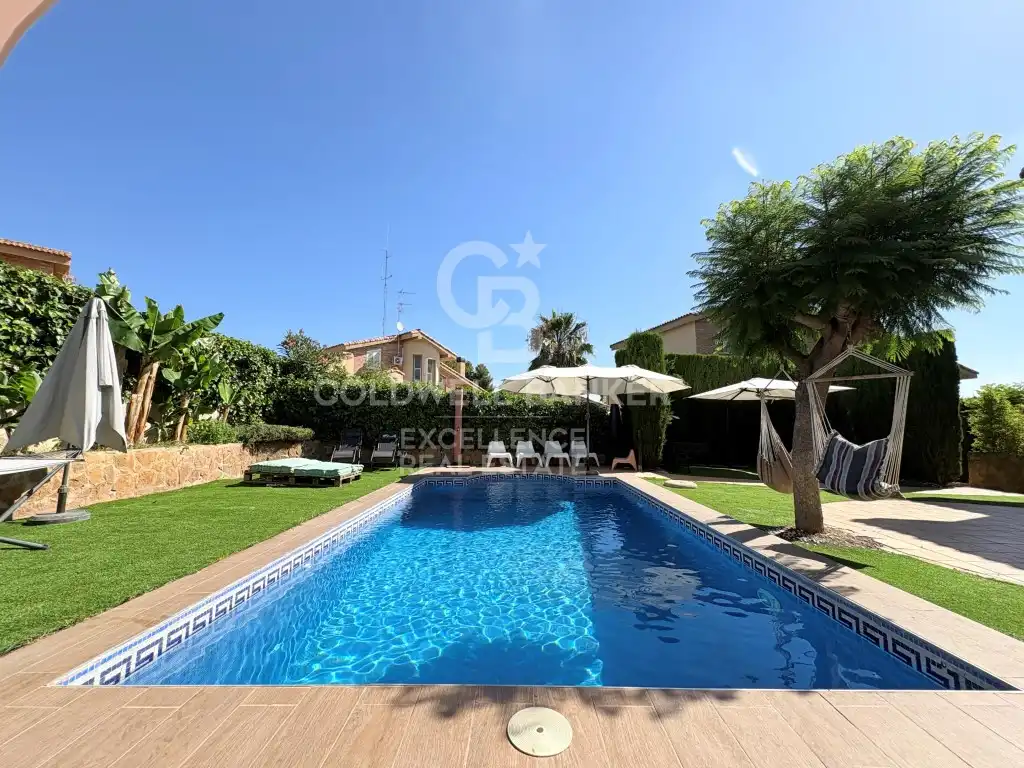 Houses for sale in Calle Goya-La Loma, La Loma